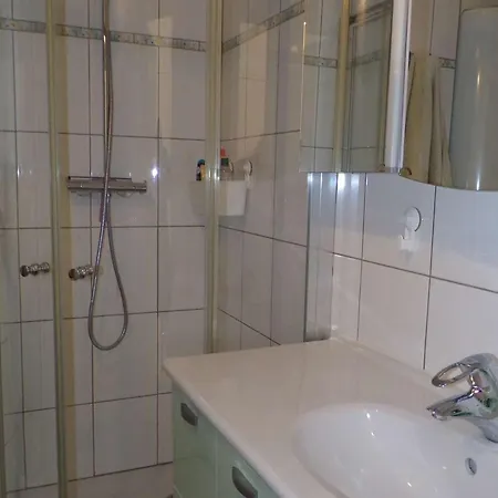 T2 Cabine, Piscine, Proche Et Commerces, Quartier Animate, Garage Inclus - Fr-1-328-207 아파트