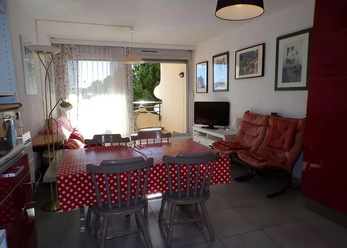 T2 Cabine, Piscine, Proche Et Commerces, Quartier Animate, Garage Inclus - Fr-1-328-207 Apartmán