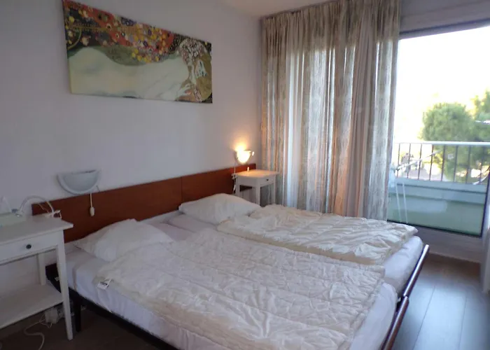 Apartmán T2 Cabine, Piscine, Proche Et Commerces, Quartier Animate, Garage Inclus - Fr-1-328-207 *