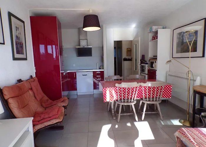 T2 Cabine, Piscine, Proche Et Commerces, Quartier Animate, Garage Inclus - Fr-1-328-207 Apartmán